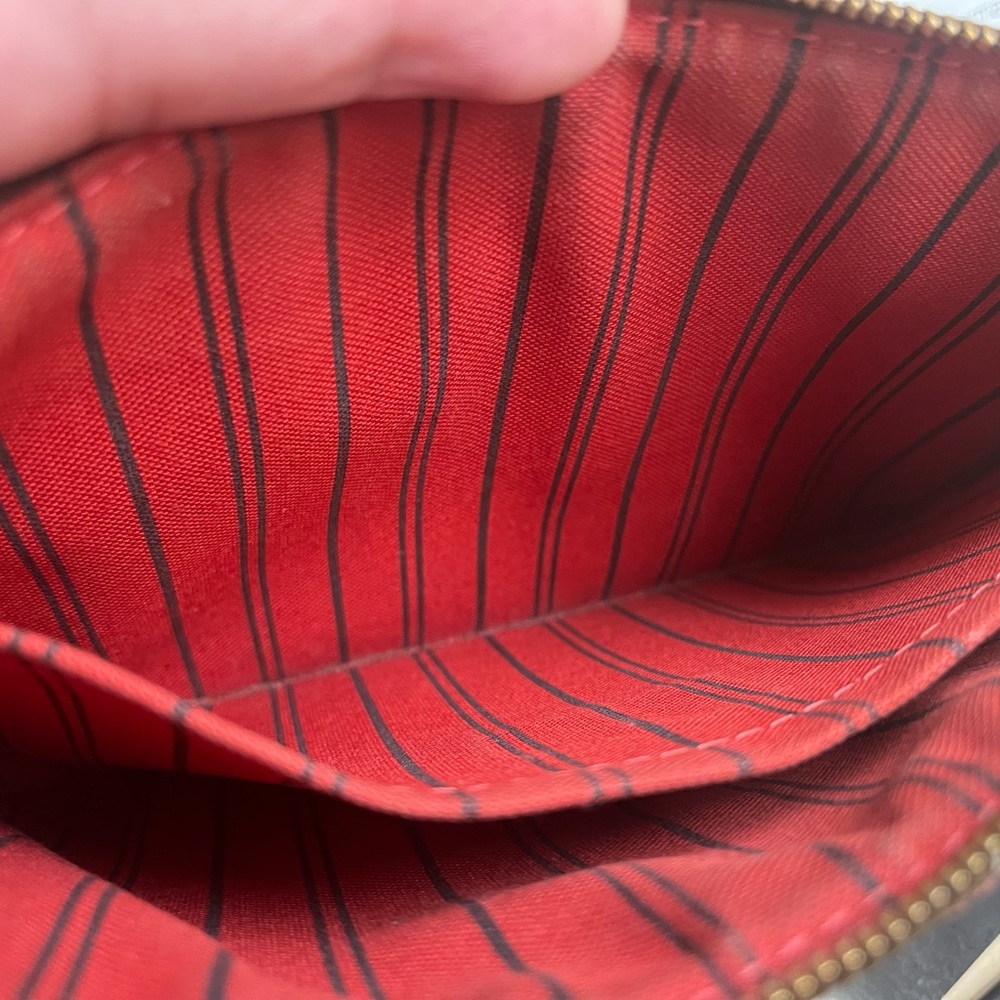 ❌❌❌SOLD❌❌❌Louis Vuitton Neverfull pouch - Picture 9 of 16